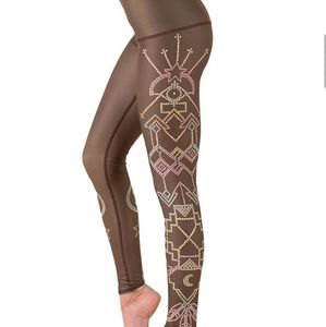 TEEKI Seven Crowns Pattern Yoga Pants Medium